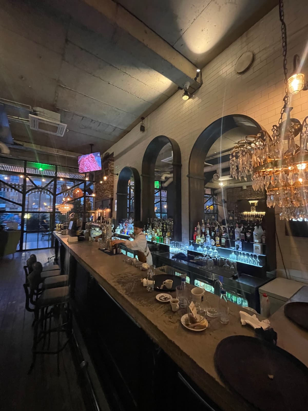 Ellie Coffee, Wine & Store