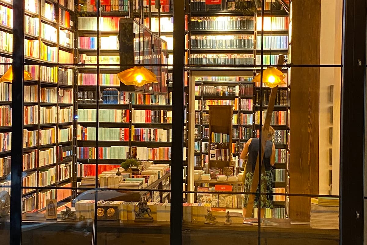 Buzuku Bookstore