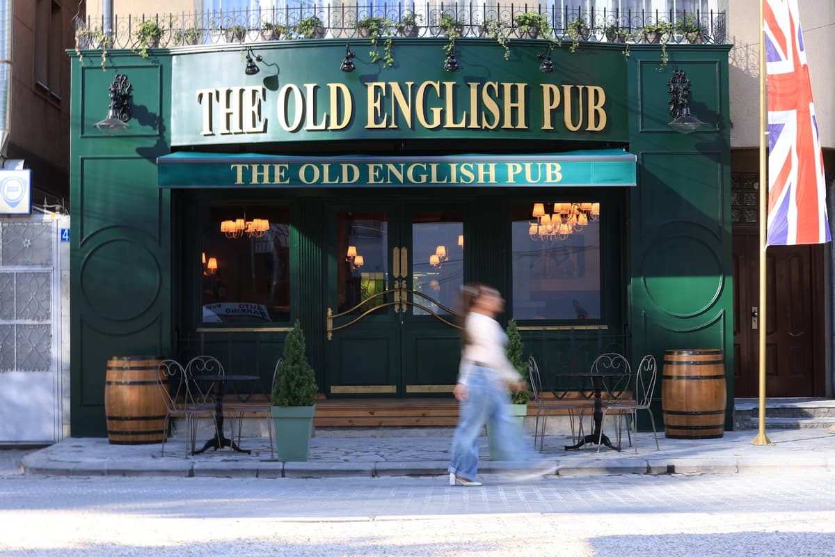 The Old English Pub